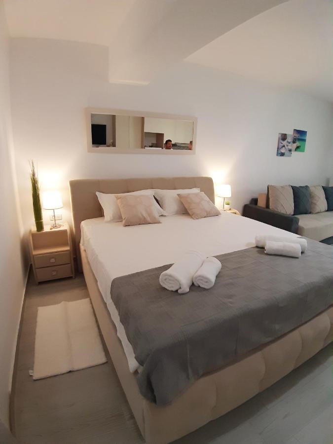 Alex Sofi Studio Navodari Bagian luar foto